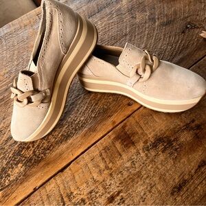 Dolce Vita Jhenee Suede Platform Slip-On Loafers, Beige Size 9